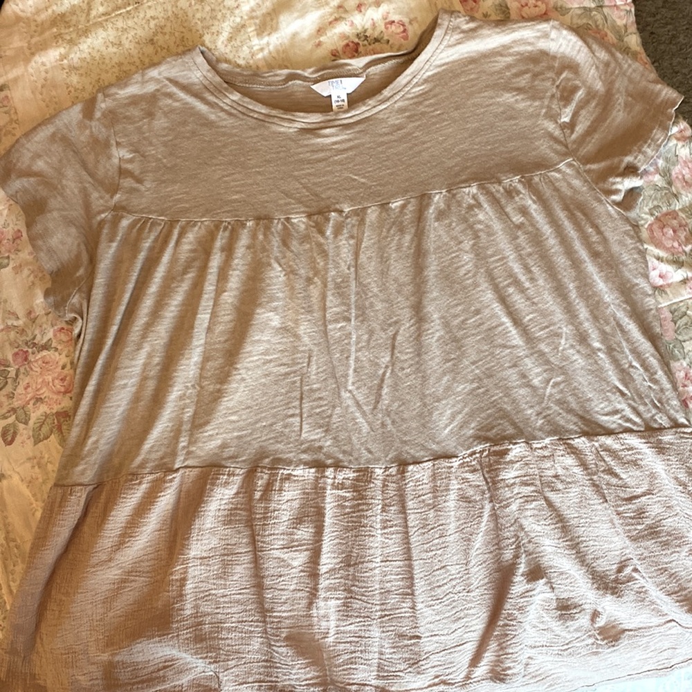 Cute ruffled tee